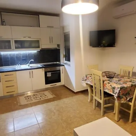 Helios Qerret House *